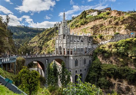  El Santuario de las Lajas: Een wonderlijke religieuze tempel in de kloof!