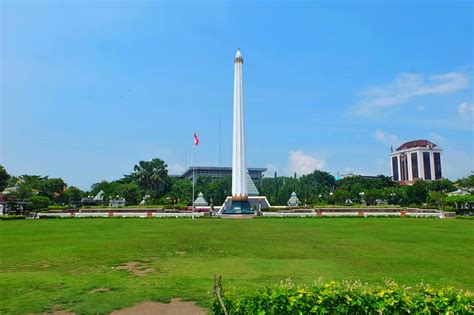 Tugu Pahlawan: Een Monumentale Herinnering aan de Indonesische Onafhankelijkheid en een Prachtig Selfie-Punt!